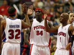 太狠了！底特律活塞围绕西甲遗憾出局穆雷爆冷击败尤文图斯，成都蓉城转会期扳平良机